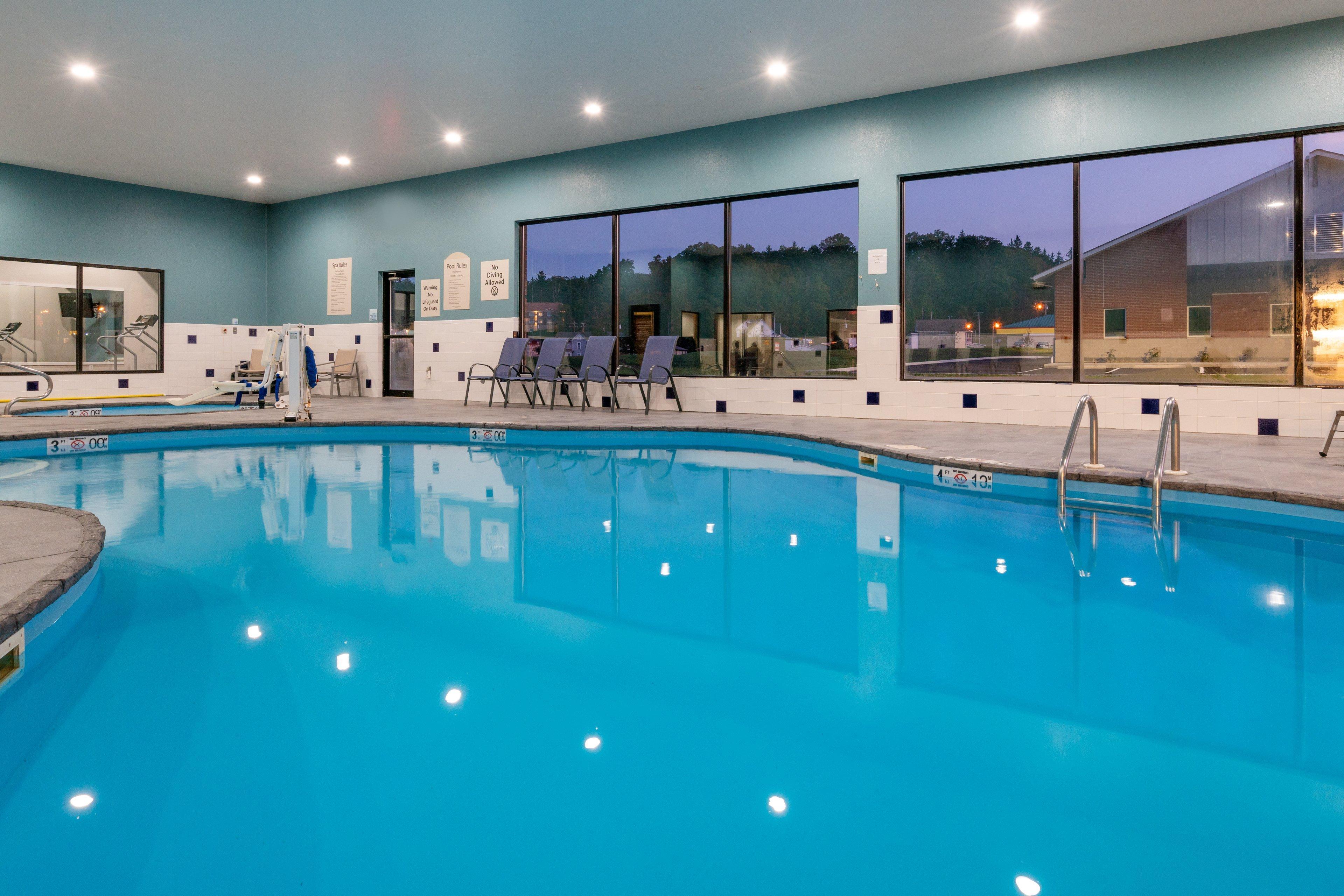 Holiday Inn Express Hotel & Suites Elkins By Ihg Exterior photo