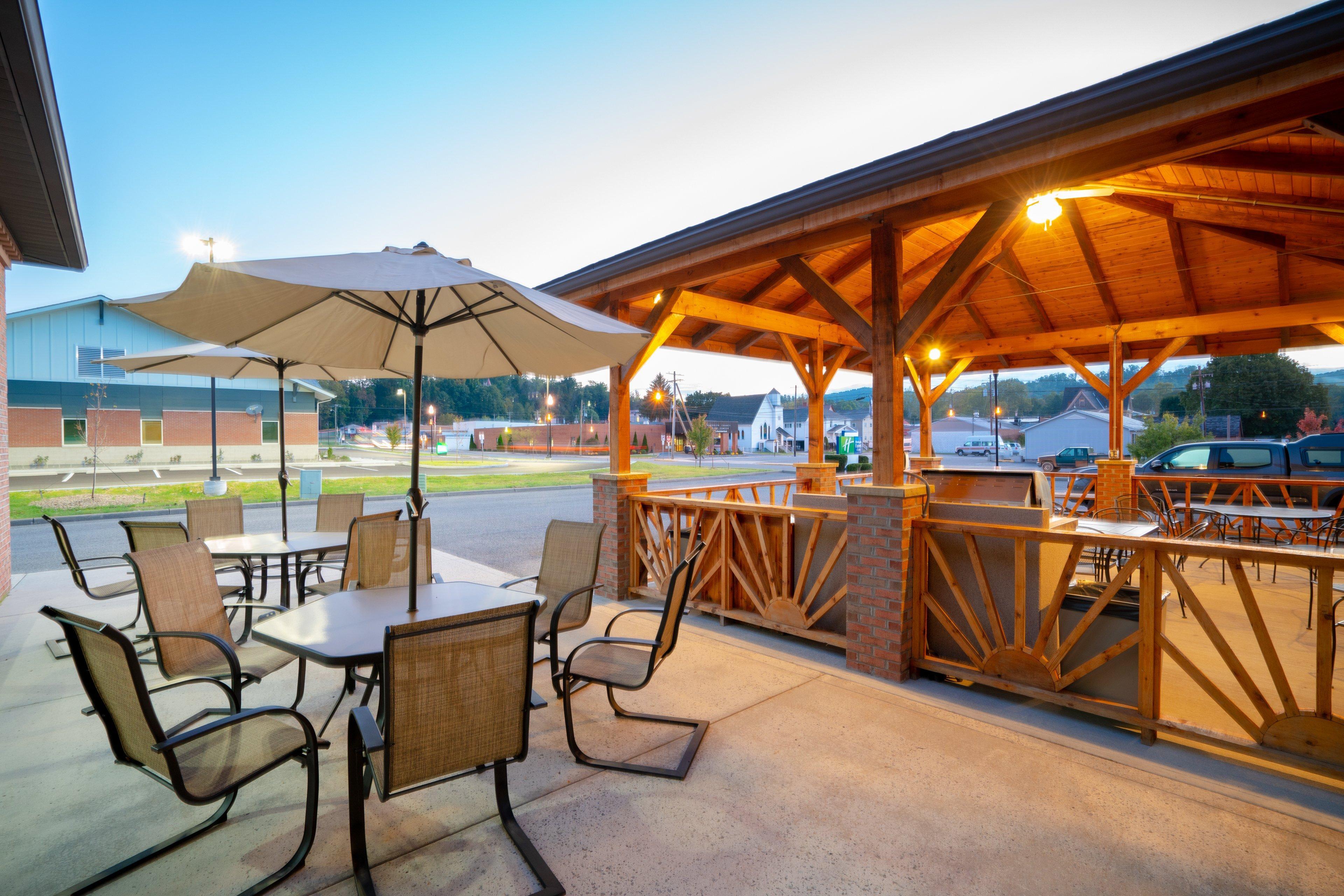 Holiday Inn Express Hotel & Suites Elkins By Ihg Exterior photo