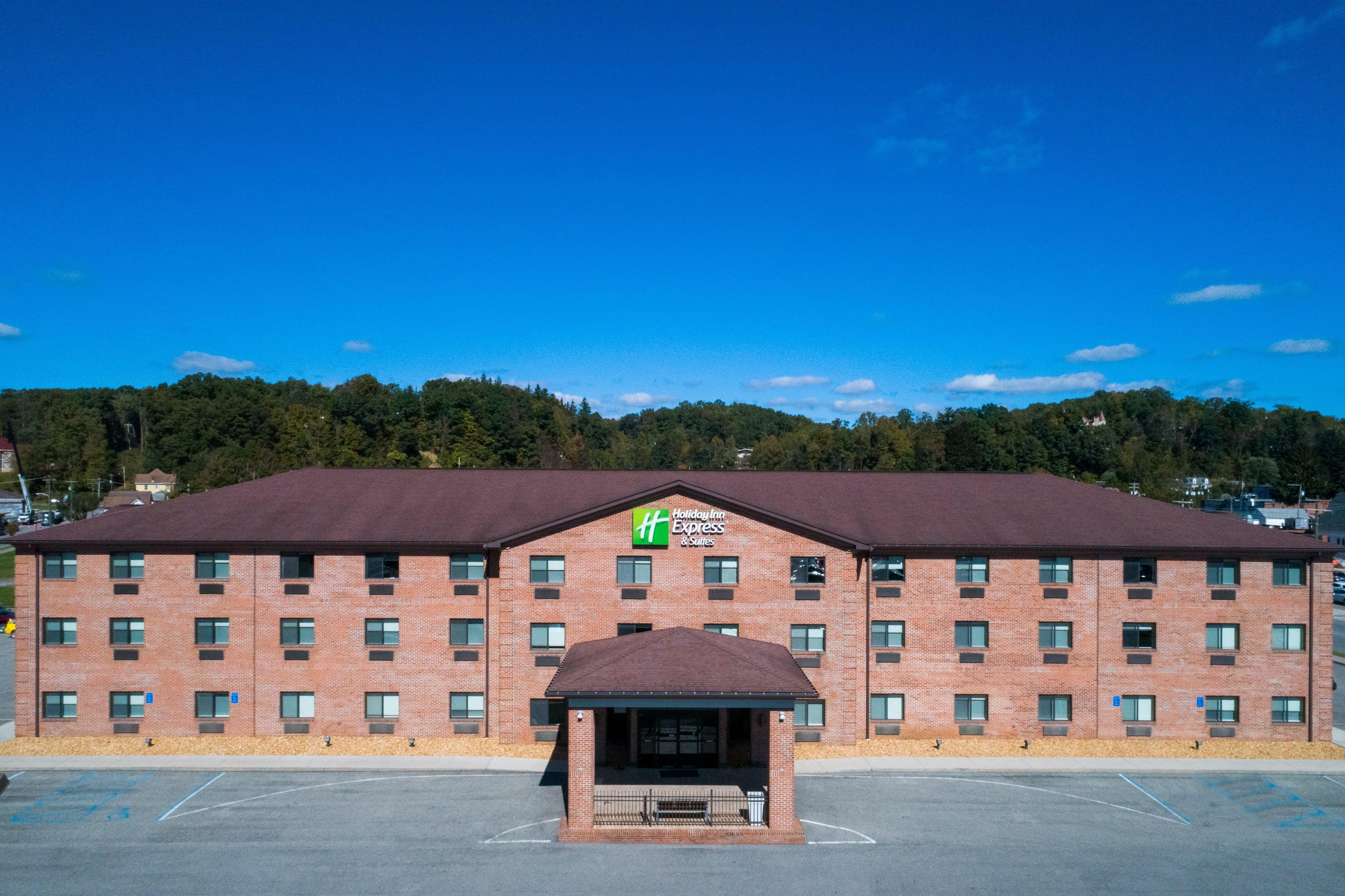 Holiday Inn Express Hotel & Suites Elkins By Ihg Exterior photo