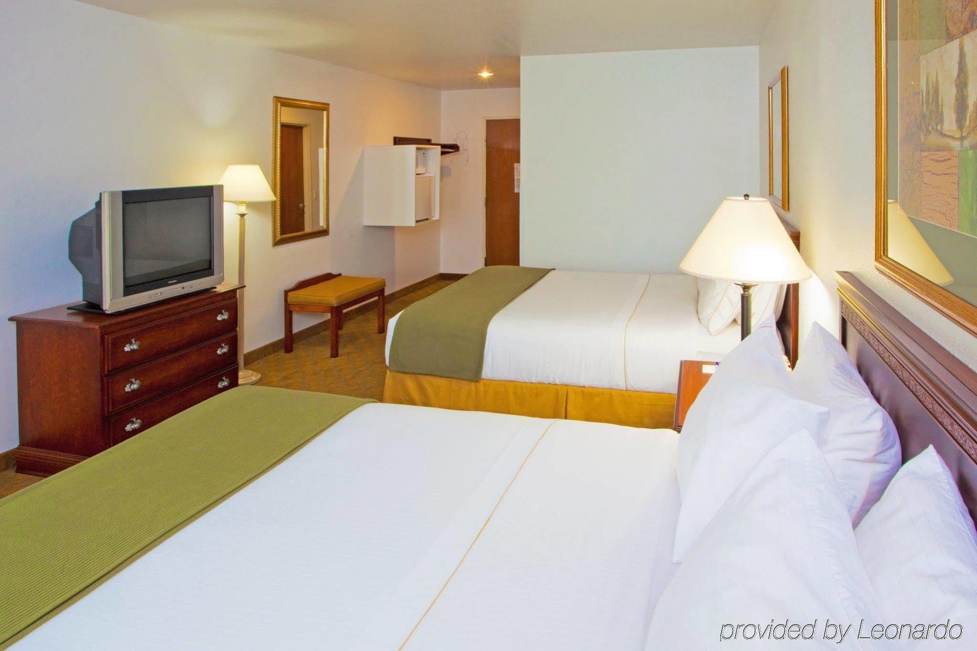Holiday Inn Express Hotel & Suites Elkins By Ihg Room photo